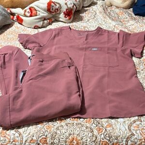Figs Women's Scrub Top & Pants in Dusty Rose